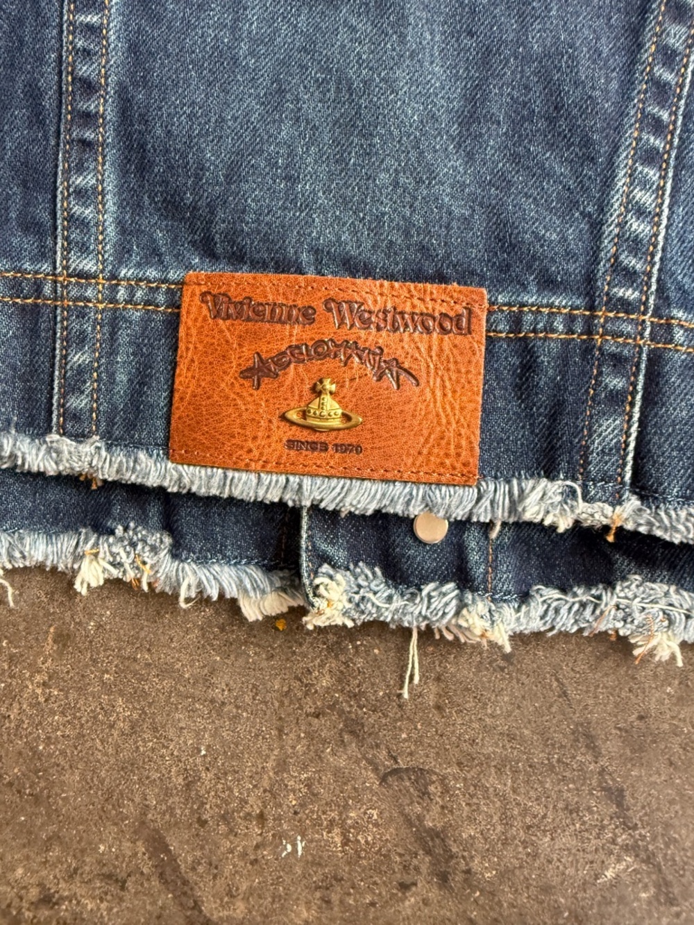 Vivienne Westwood New W/ Tags 510$ Denim Vest w/ Graffiti Orb & Frayed Edges - Picture 2 of 12